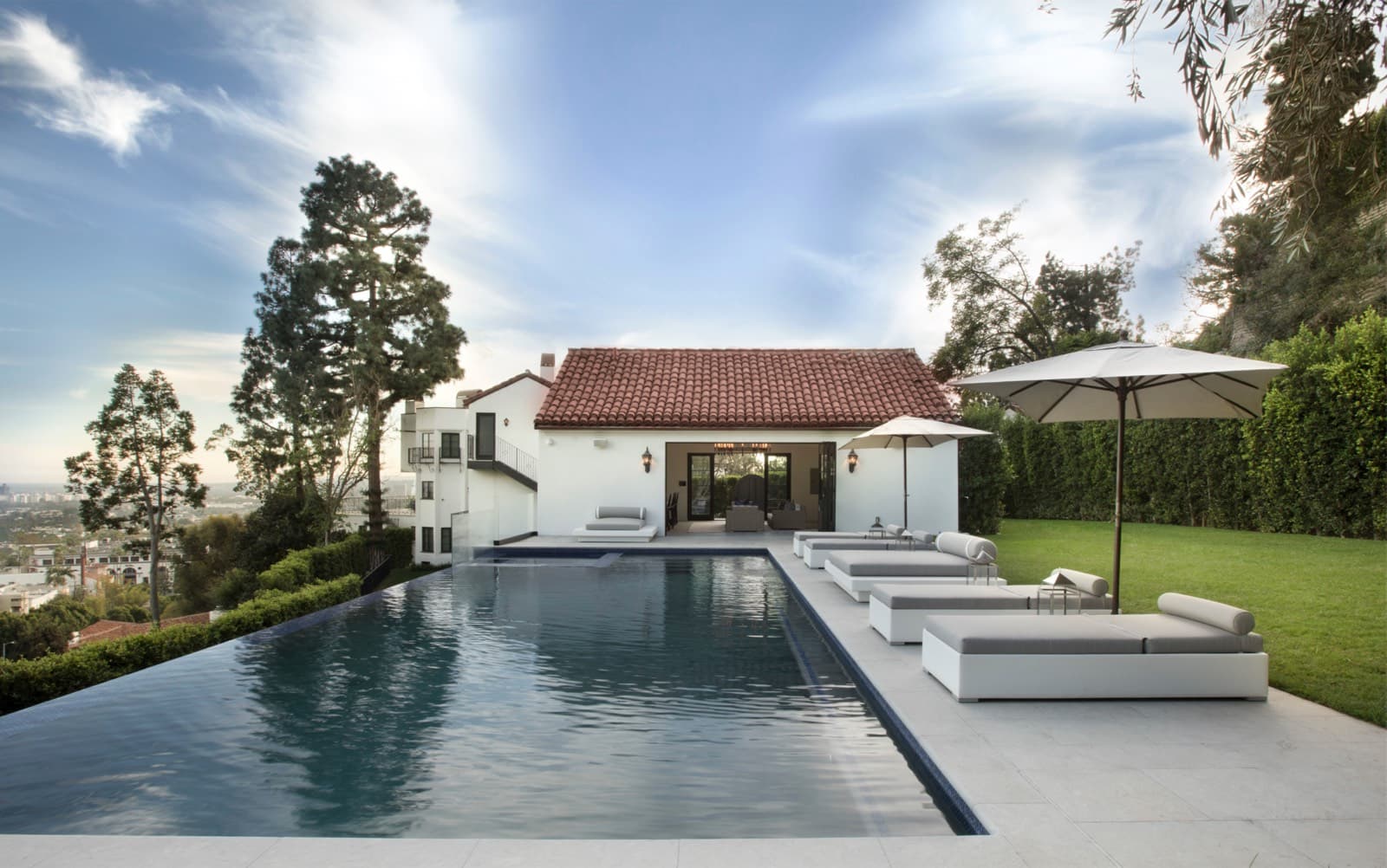 A private Los Angeles home available as a film and photo production location