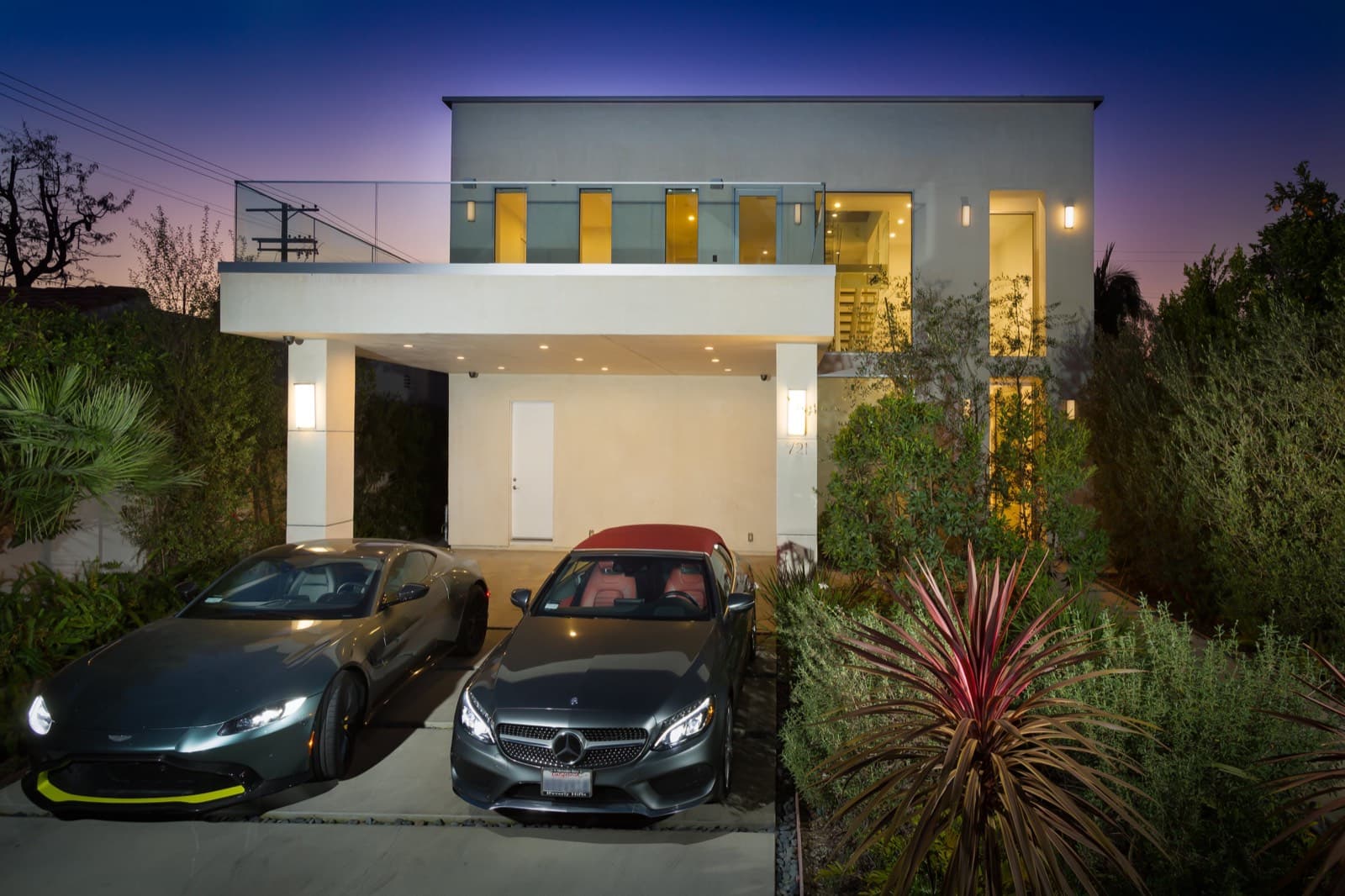 A private Los Angeles home available as a film and photo production location