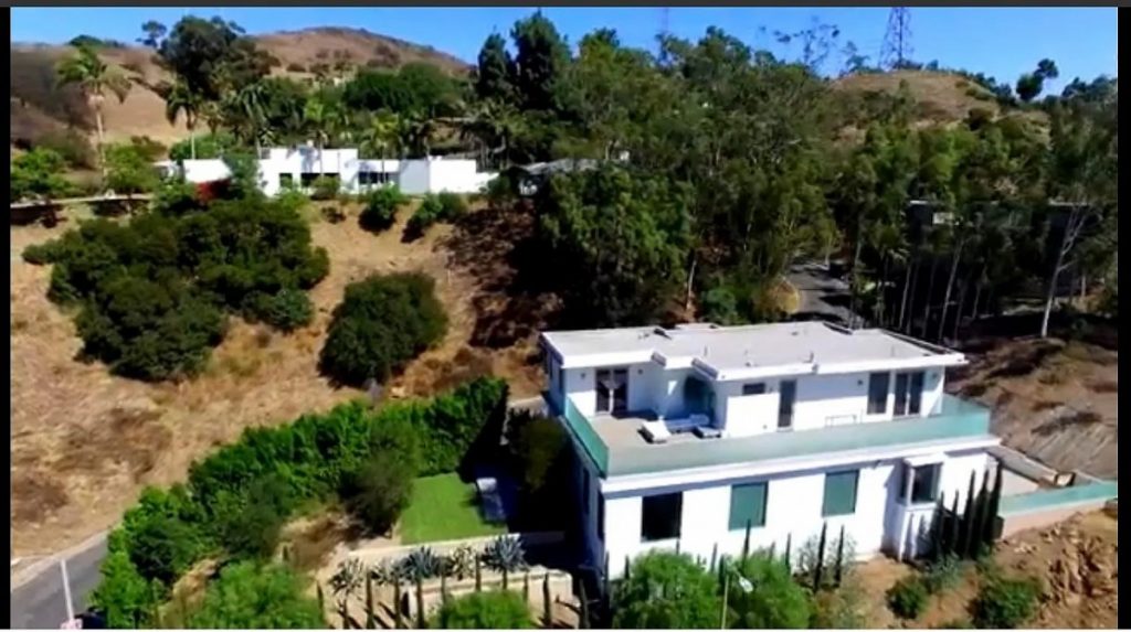             BlockBuster Locations LLC  
